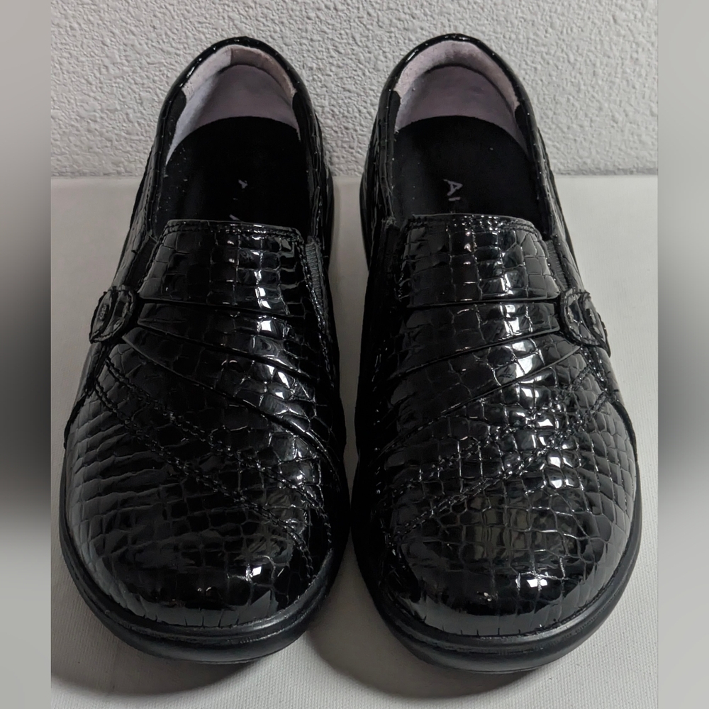 Aravon DANIELLE-AR Women's NEW Slip-on Flats Black Leather Sz 7 2E Crocodile - Picture 2 of 10